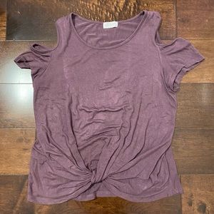 Tilly’s open shoulder top